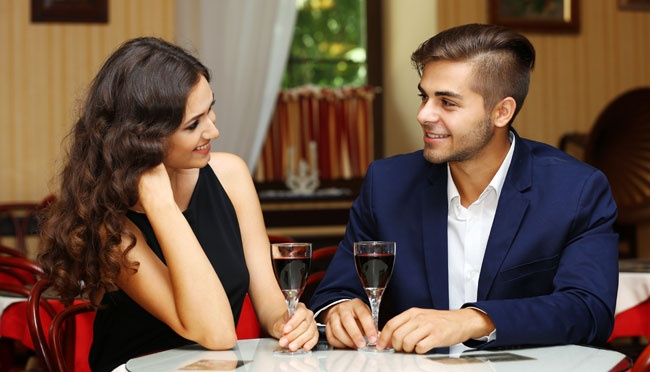Cara Untuk Mengajak Berkencan Seorang Gadis Lewat Pesan